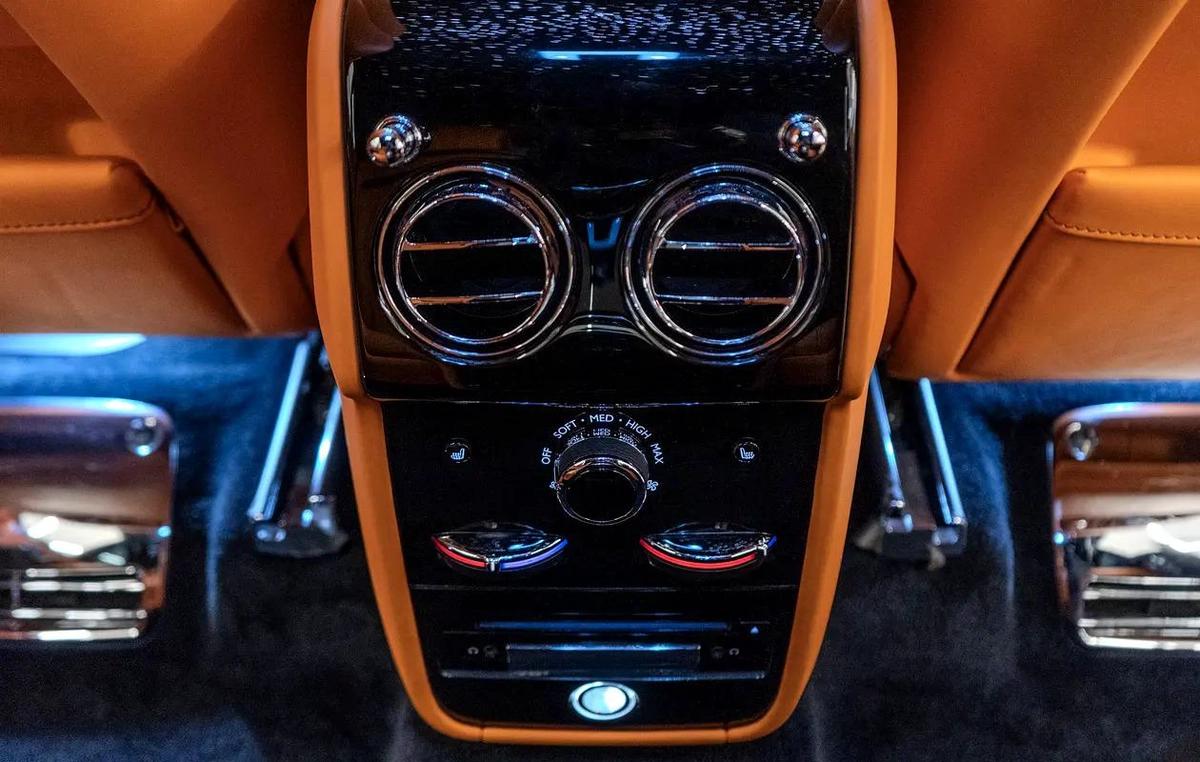 2022 Rolls-Royce Cullinan, With Warranty From Rolls Royce, Excellent Condition, GCC Specs-4-4