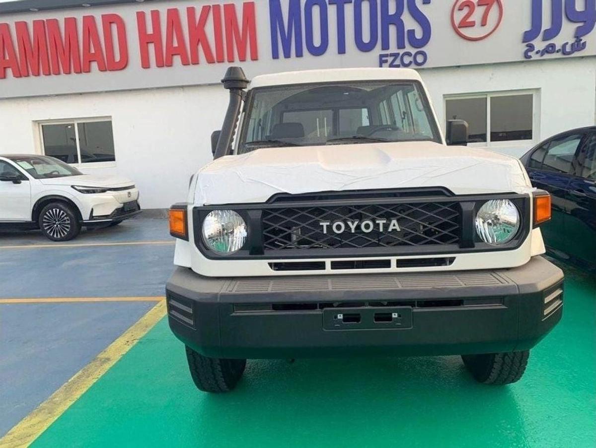 Toyota Land Cruiser 70 4.0L PETROL V6 3 DOORS 4WD 2024 GCC-1-1