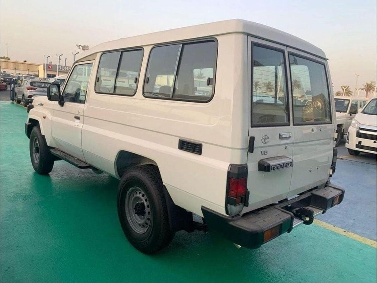 Toyota Land Cruiser 70 4.0L PETROL V6 3 DOORS 4WD 2024 GCC-5-5