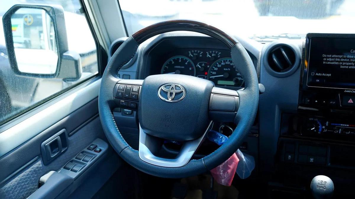 2026 Toyota Land Cruiser 70 Series LC 76 LX - GCC Specs - Brand New!-4-4