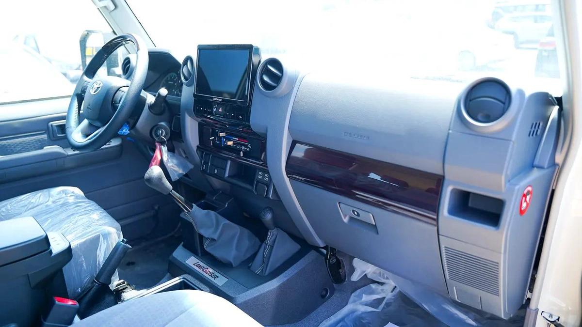 2026 Toyota Land Cruiser 70 Series LC 76 LX - GCC Specs - Brand New!-3-3