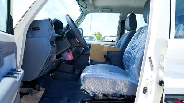 2026 Toyota Land Cruiser 70 Series LC 76 LX - GCC Specs - Brand New!