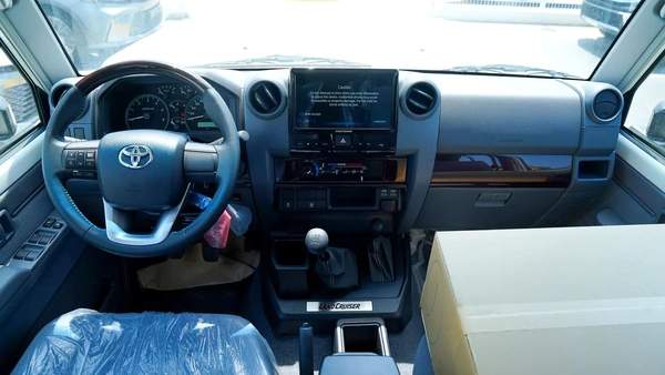 2026 Toyota Land Cruiser 70 Series LC 76 LX - GCC Specs - Brand New!