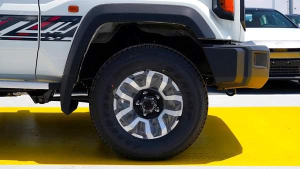 2026 Toyota Land Cruiser 70 Series LC 76 LX - GCC Specs - Brand New!