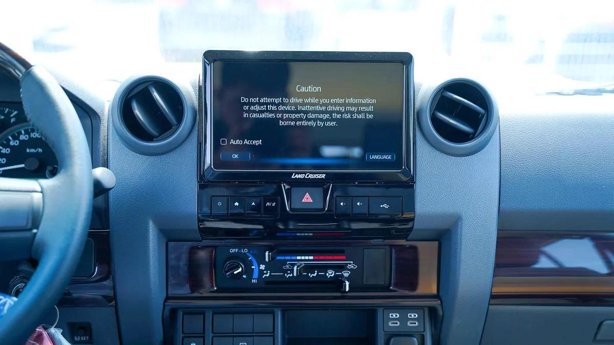 2026 Toyota Land Cruiser 70 Series LC 76 LX - GCC Specs - Brand New!-6-6