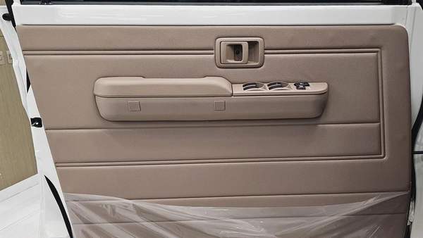 TOYOTA - LC 79 - HARD TOP - DOUBLE CABIN - UNDER WARRANTY - GCC - V4 DIESEL - 2025 - WHITE COLORE