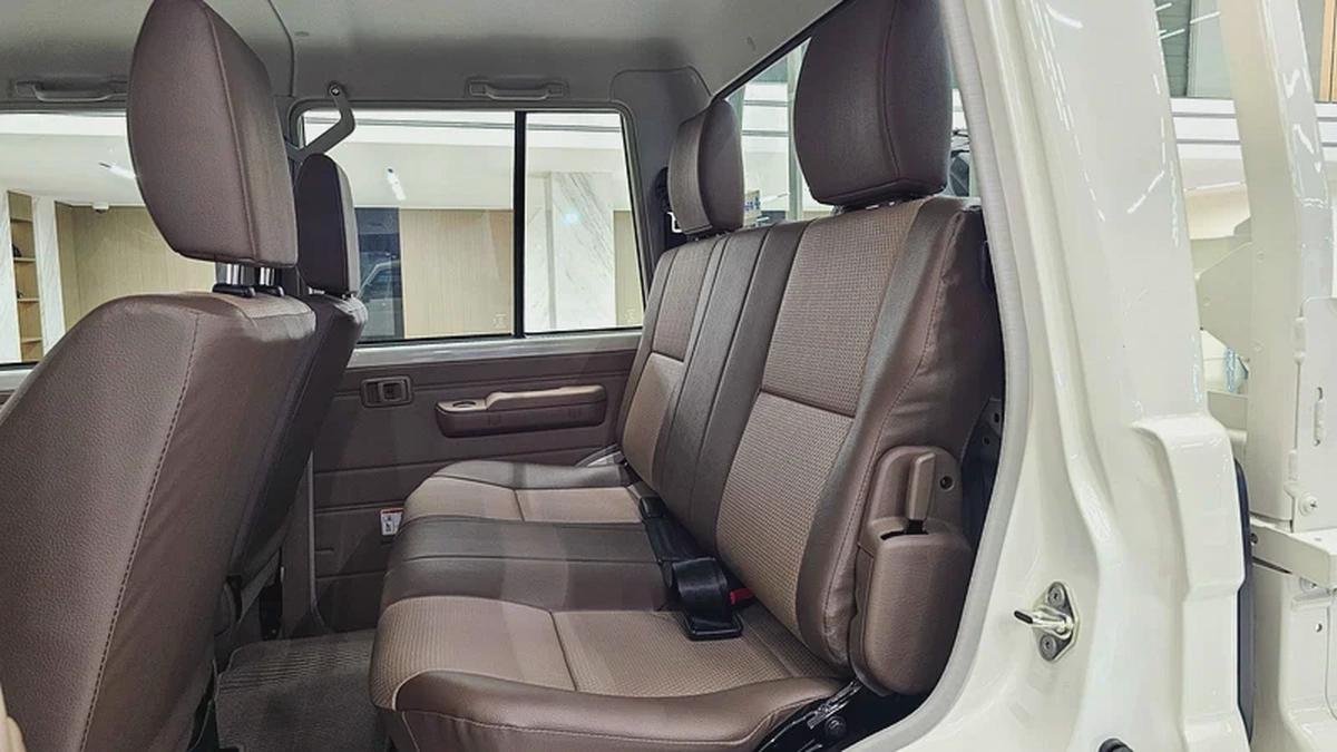 TOYOTA - LC 79 - HARD TOP - DOUBLE CABIN - UNDER WARRANTY - GCC - V4 DIESEL - 2025 - WHITE COLORE-8-8