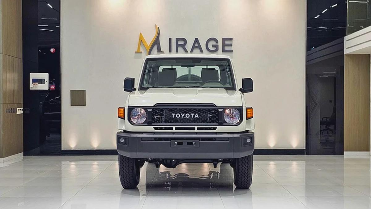 TOYOTA - LC 79 - HARD TOP - DOUBLE CABIN - UNDER WARRANTY - GCC - V4 DIESEL - 2025 - WHITE COLORE-11-11