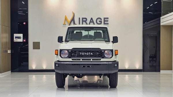 TOYOTA - LC 79 - HARD TOP - DOUBLE CABIN - UNDER WARRANTY - GCC - V4 DIESEL - 2025 - WHITE COLORE