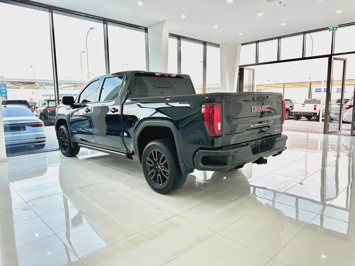 جي ام سي سييرا AT4 6.2 اسود 2023 (خليجي)-2-2