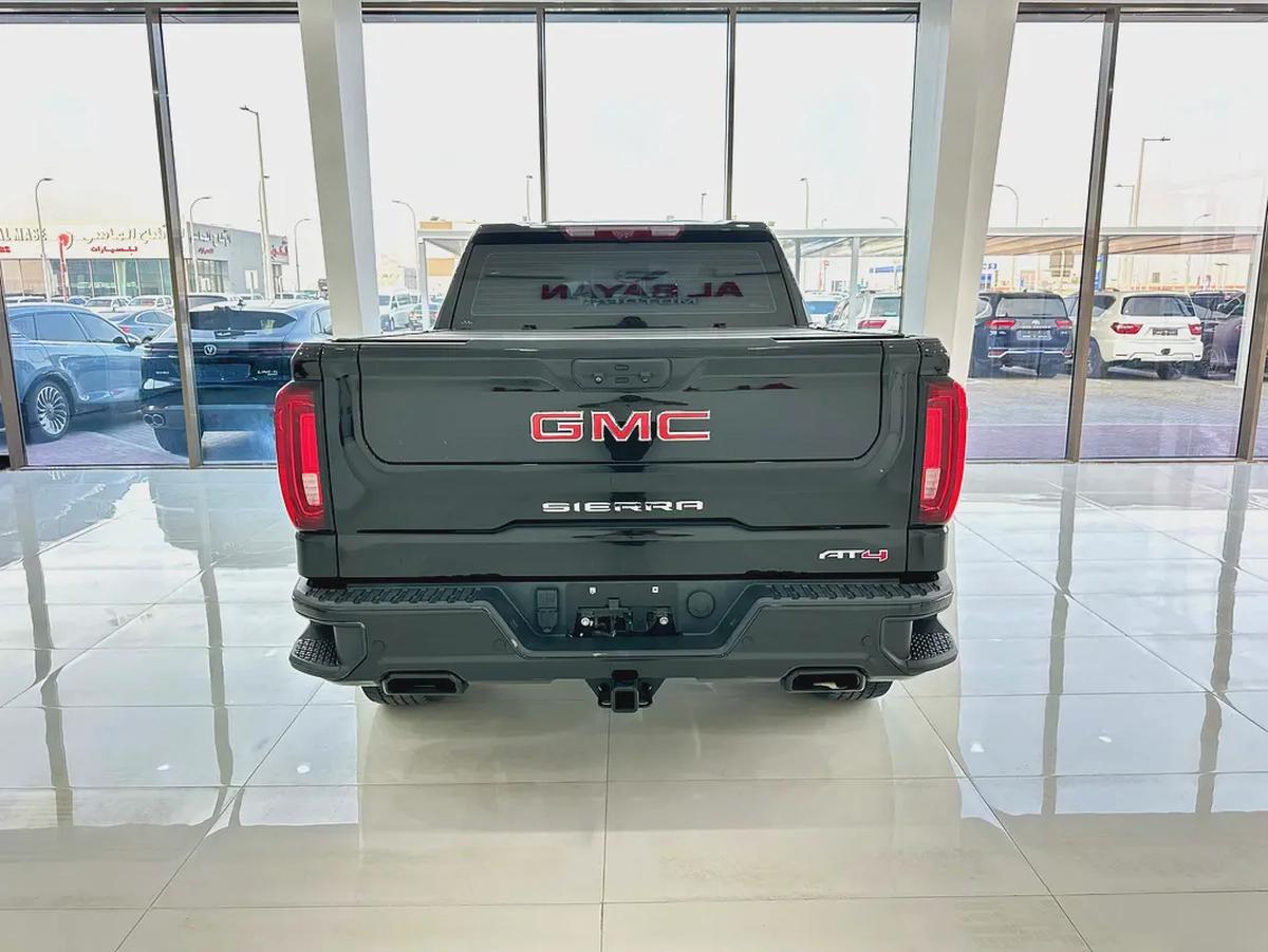 جي ام سي سييرا AT4 6.2 اسود 2023 (خليجي)-5-5