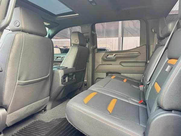 جي ام سي سييرا AT4 6.2 اسود 2023 (خليجي)