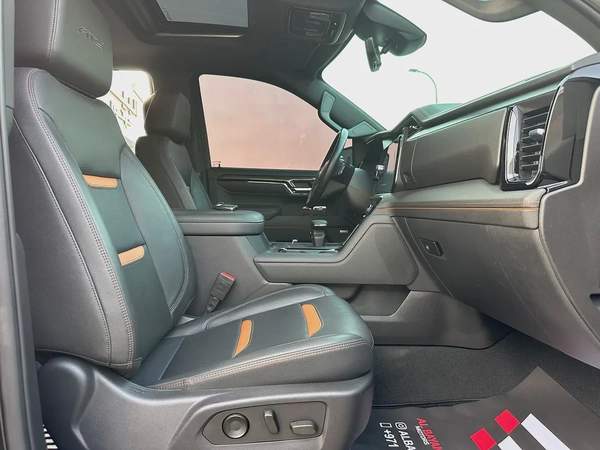 جي ام سي سييرا AT4 6.2 اسود 2023 (خليجي)