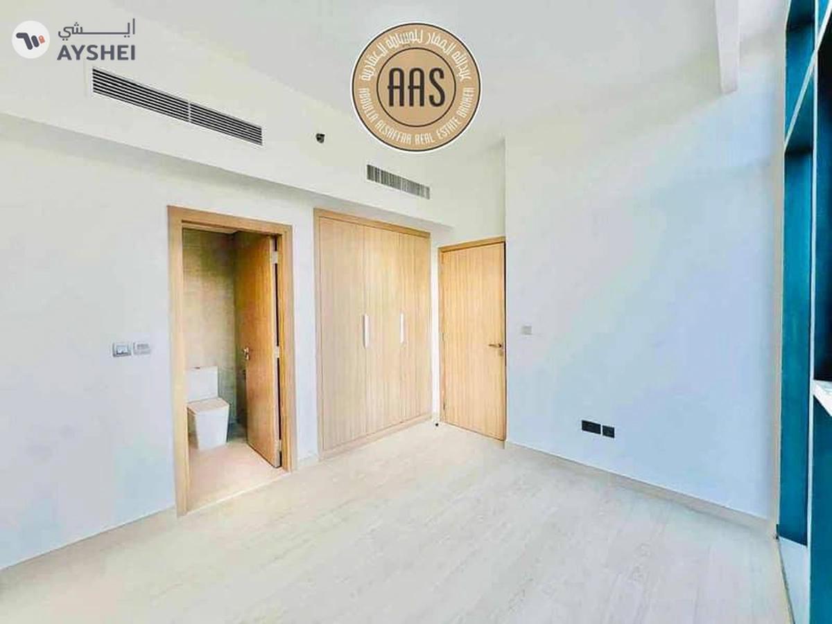 Amazing 1 B/R •• chiller free •• vacant unit •• spacious maintained-11-11