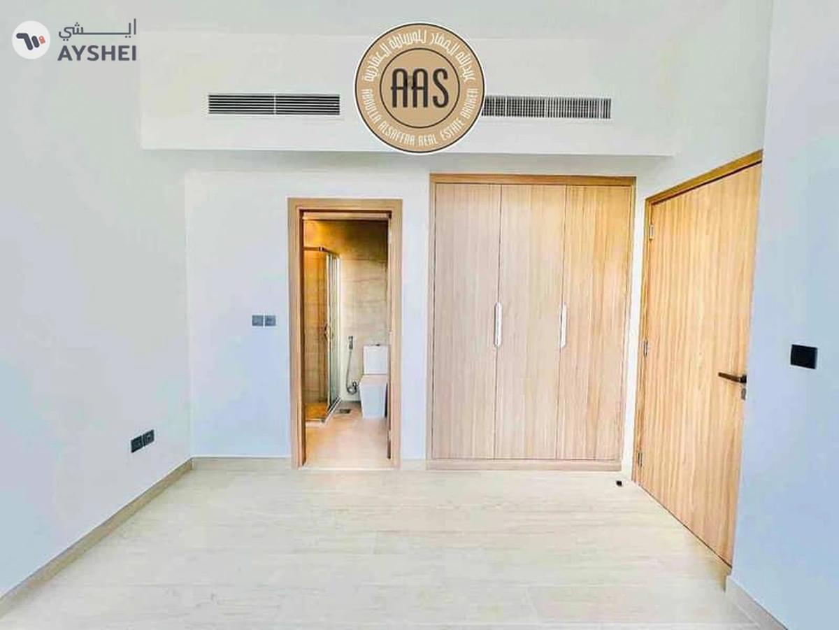 Amazing 1 B/R •• chiller free •• vacant unit •• spacious maintained-12-12