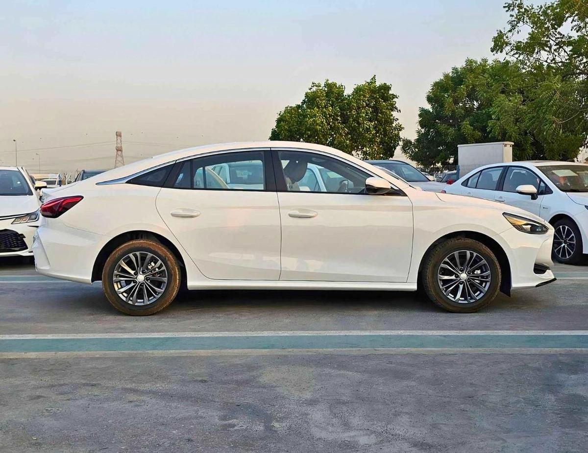 MG 5 180DVVT GLOBAL FIRST EDITION / 1.5L PETROL / SUNROOF / LEATHER SEATS / FRONT & REAR CAMERA / CODE#MG-2-2