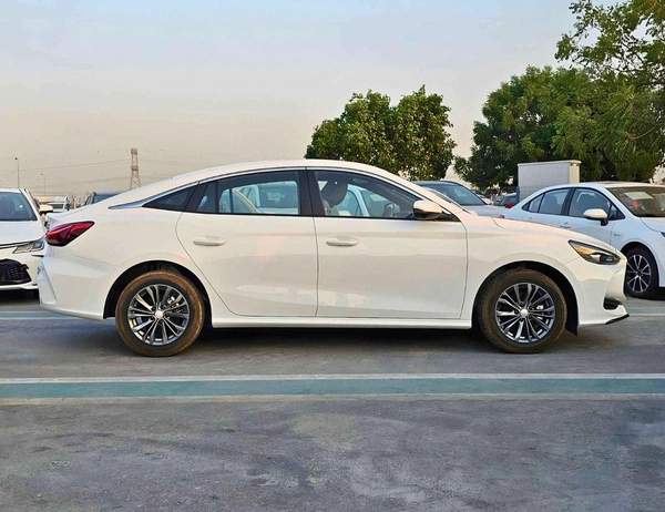 MG 5 180DVVT GLOBAL FIRST EDITION / 1.5L PETROL / SUNROOF / LEATHER SEATS / FRONT & REAR CAMERA / CODE#MG