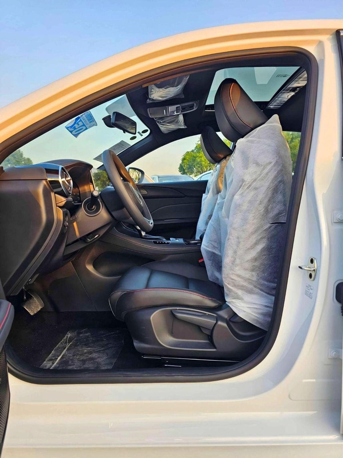 MG 5 180DVVT GLOBAL FIRST EDITION / 1.5L PETROL / SUNROOF / LEATHER SEATS / FRONT & REAR CAMERA / CODE#MG-6-6
