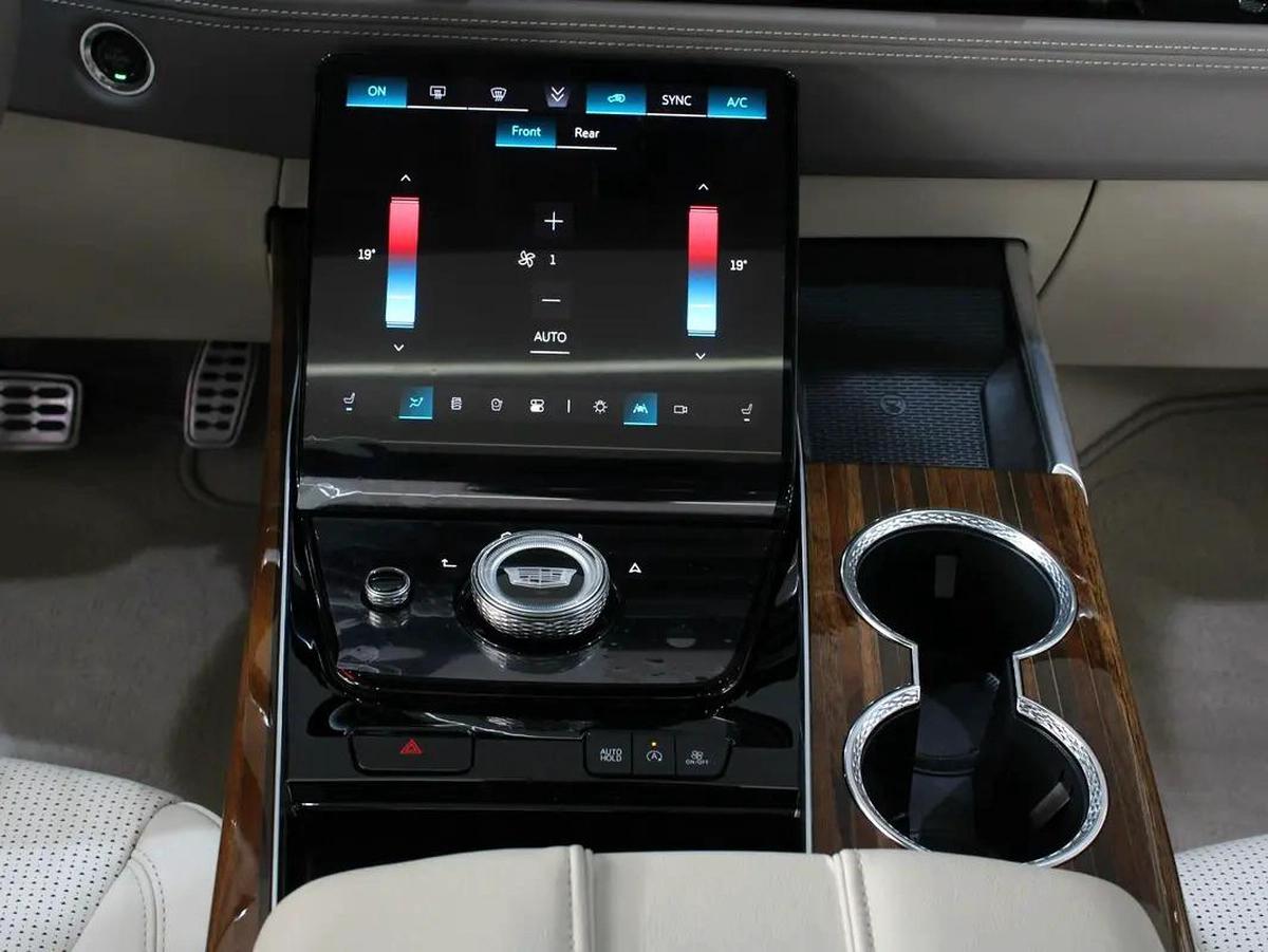 2026 - Cadillac Escalade Sport Platinum V8-2-2