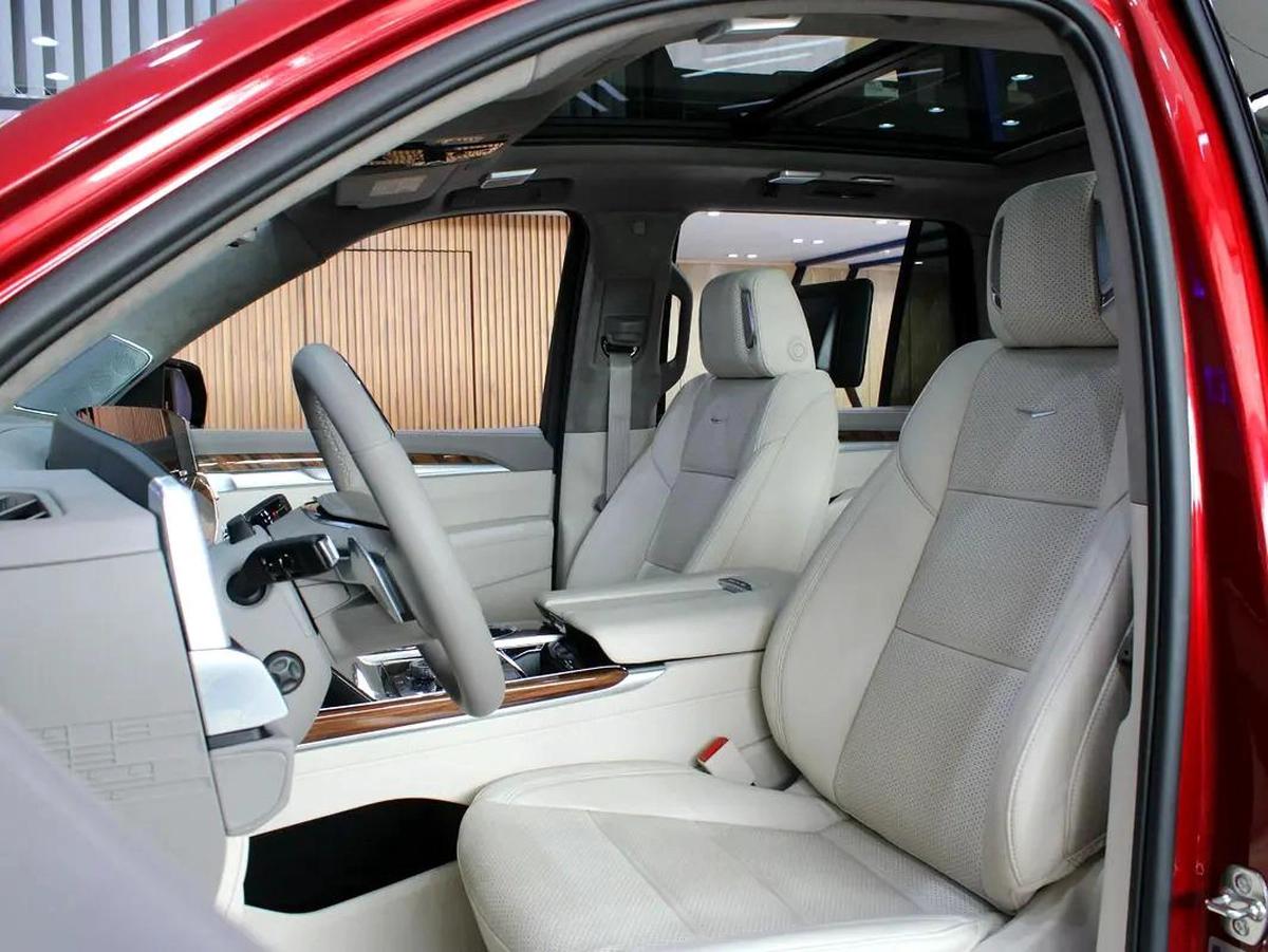 2026 - Cadillac Escalade Sport Platinum V8-10-10