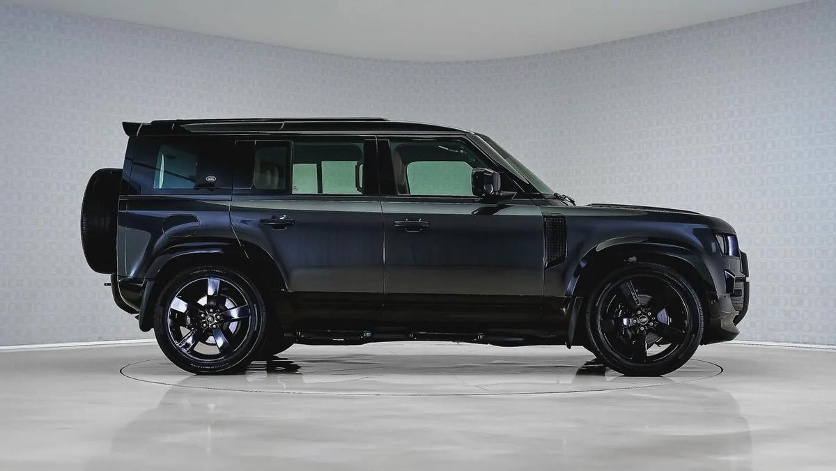 Special Offer | AED 5,014 PM | High Option, Warranty 2028 | 110 P400 HSE Widetrack-3-3