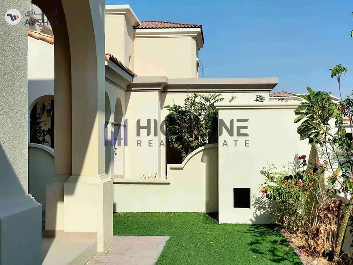 Spanish Villa with 5 Bedrooms Ready to Move-11-11