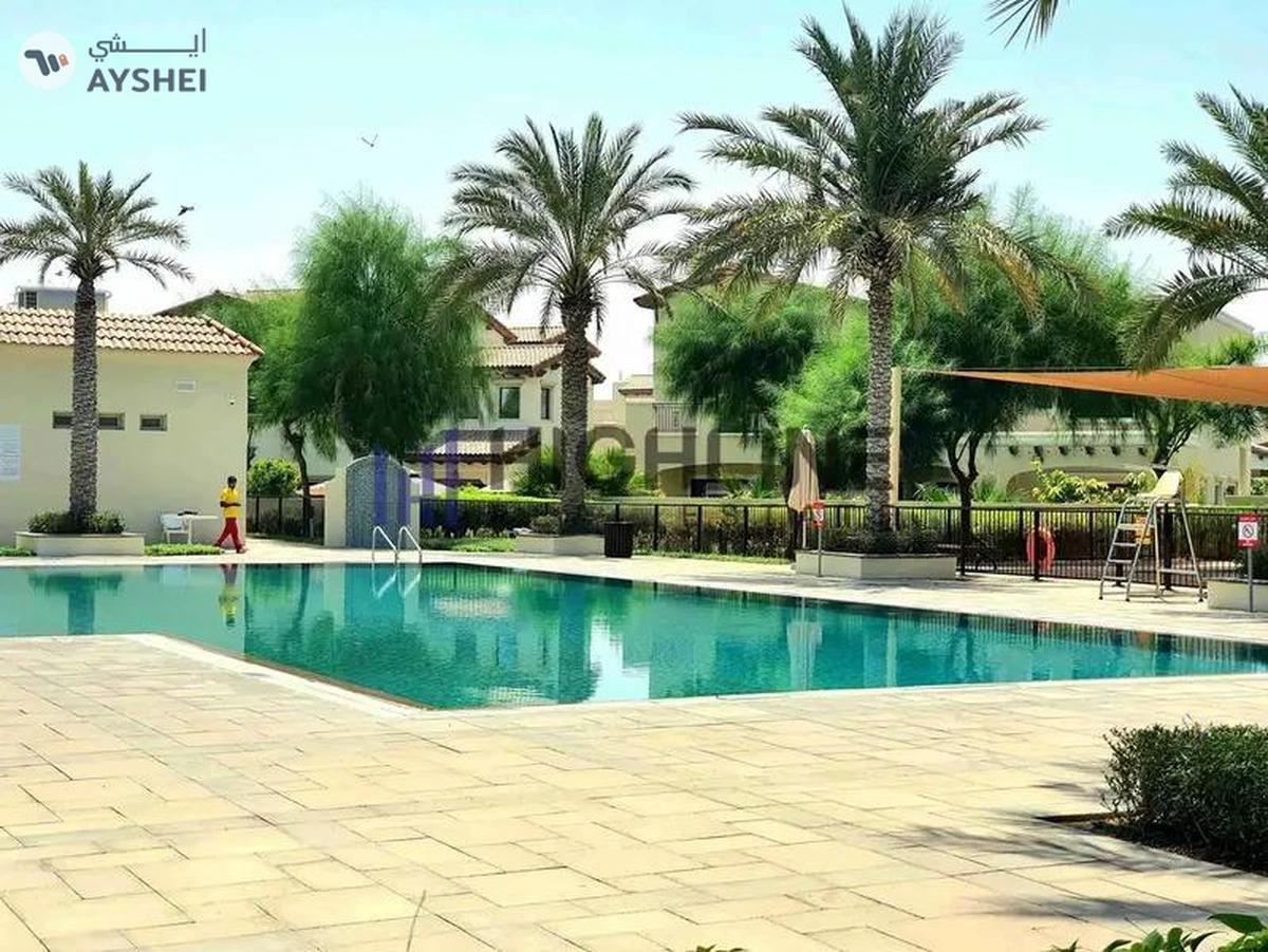 Spanish Villa with 5 Bedrooms Ready to Move-1-1