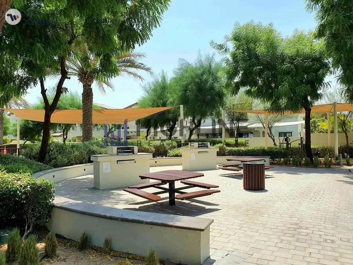 Spanish Villa with 5 Bedrooms Ready to Move-3-3