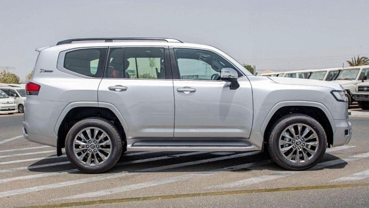 Toyota Land Cruiser TOYOTA LAND CRUISER LC300 VXR 3.3L DIEASEL FULL OPTION 2024-4-4