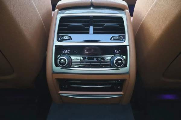 BMW 730Li M-kit - 2020 Model - GCC - Original Paint