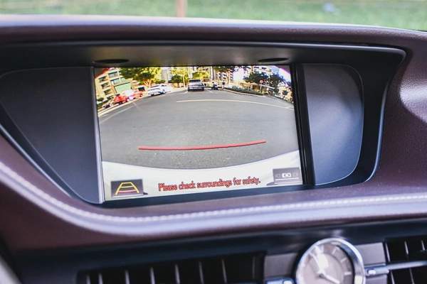 Lexus ES 350 Platinum 2017 GCC In Excellent Condition with Warranty