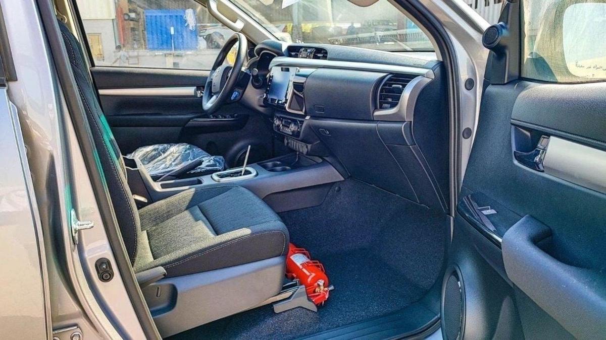 Toyota Hilux Hilux 2.4L diesel full option MY25-7-7