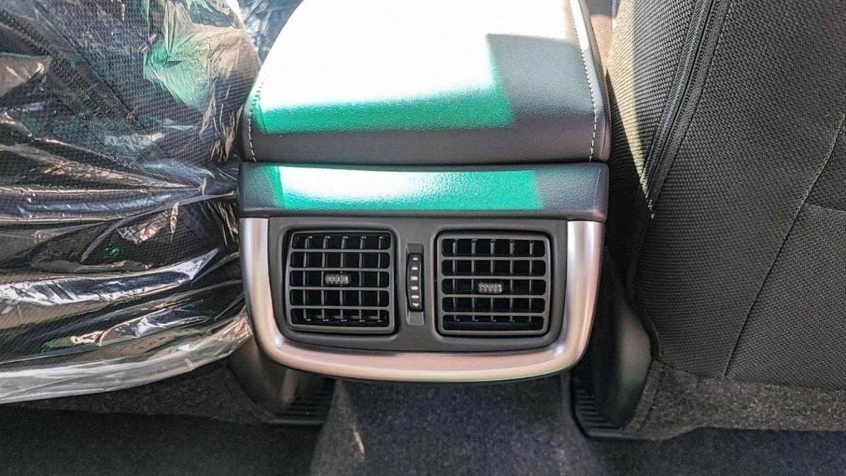 Toyota Hilux Hilux 2.4L diesel full option MY25-9-9