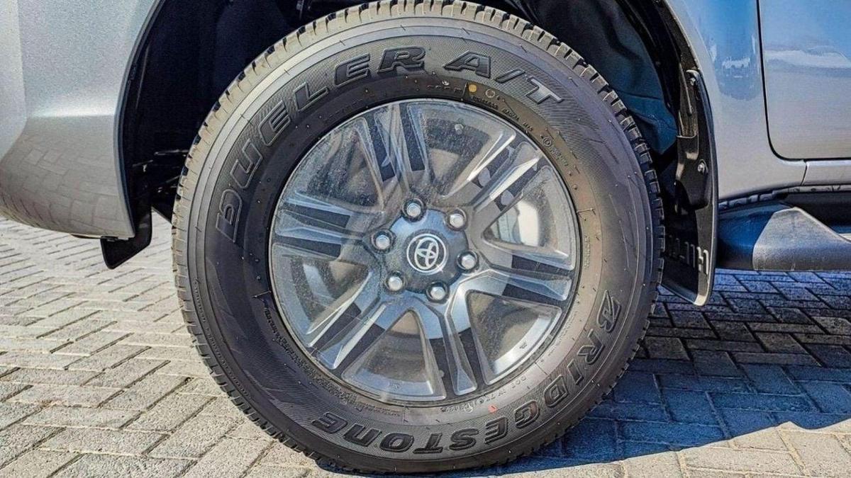 Toyota Hilux Hilux 2.4L diesel full option MY25-12-12
