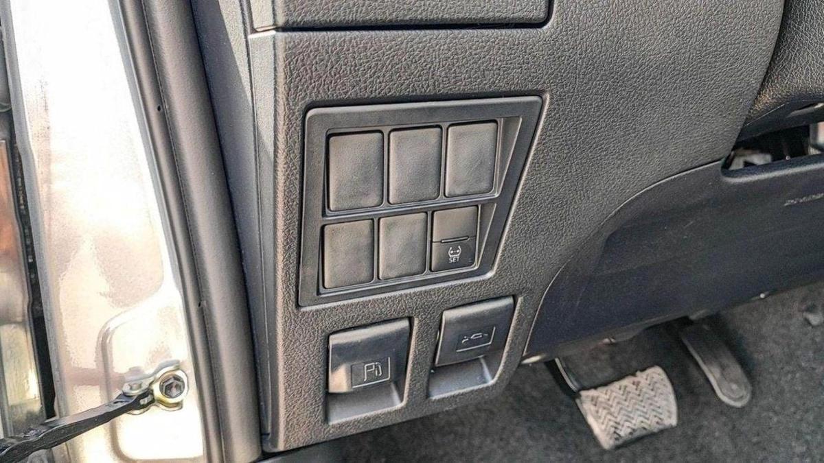 Toyota Hilux Hilux 2.4L diesel full option MY25-14-14