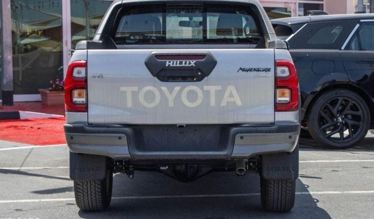 Toyota Hilux Adventure V6 4.0L Petrol AT-3-3