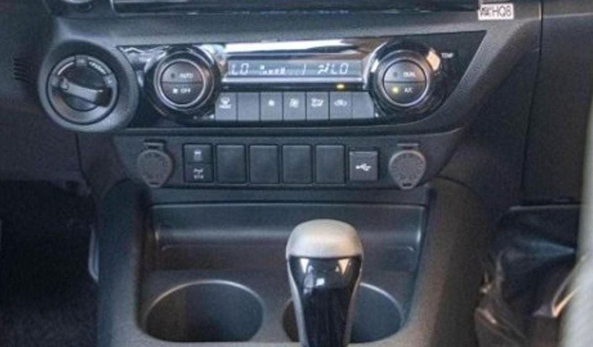 Toyota Hilux Adventure V6 4.0L Petrol AT-9-9