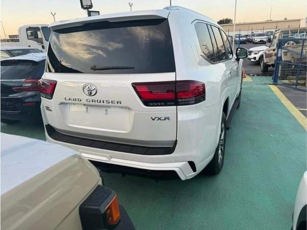 Toyota Land Cruiser 3.3L DIESEL TWIN TURBO VXR 2024