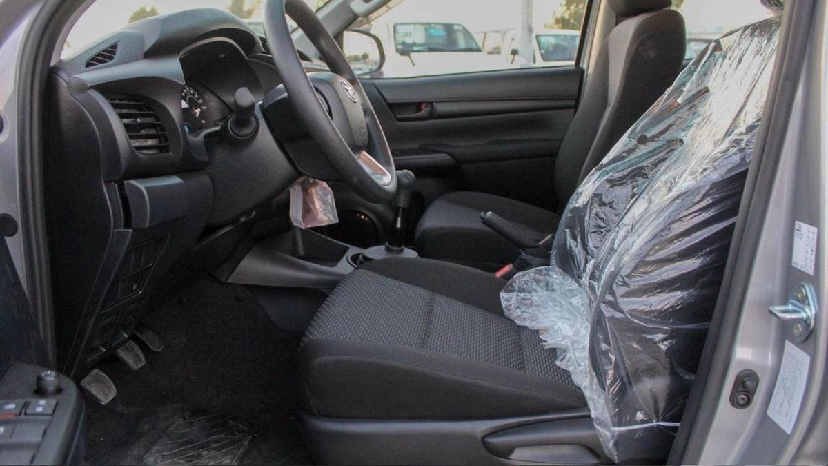 Toyota Hilux HILUX 2.4L MT DIESEL P.WINDO 2024-12-12
