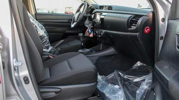 Toyota Hilux HILUX 2.4L MT DIESEL P.WINDO 2024