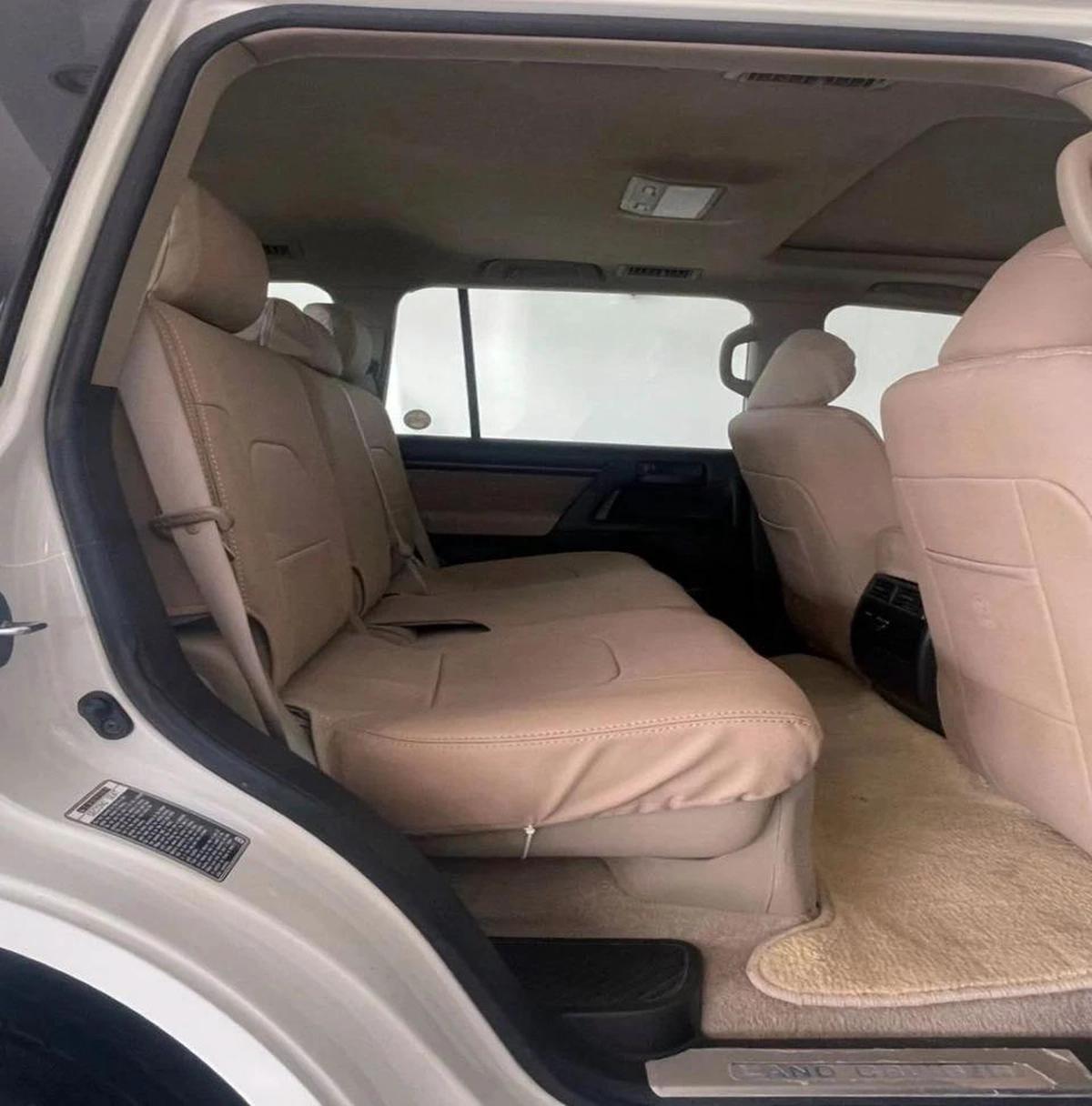 Toyota Land Cruiser GXR V6 3.0L-6CYL GCC FULL OPTION-EXCELLENT CONDITION-VAT INCLUSIVE-11-11