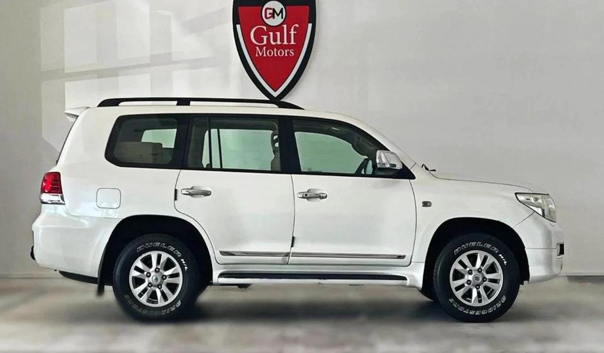 Toyota Land Cruiser GXR V6 3.0L-6CYL GCC FULL OPTION-EXCELLENT CONDITION-VAT INCLUSIVE-9-9