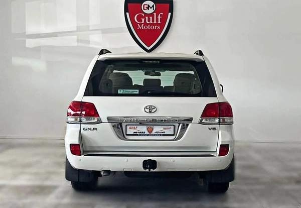 Toyota Land Cruiser GXR V6 3.0L-6CYL GCC FULL OPTION-EXCELLENT CONDITION-VAT INCLUSIVE