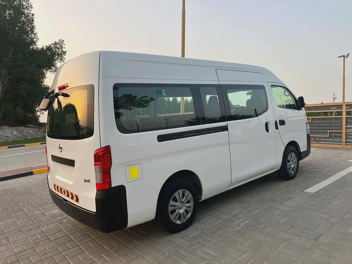 Nissan urvan 2022 very good condition-2-2