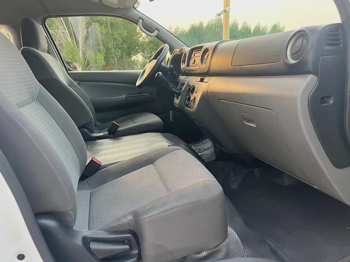 Nissan urvan 2022 very good condition-6-6