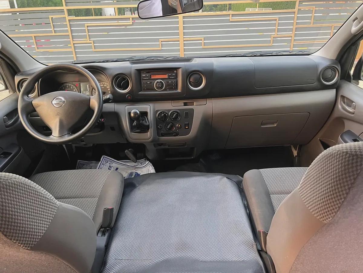 Nissan urvan 2022 very good condition-8-8