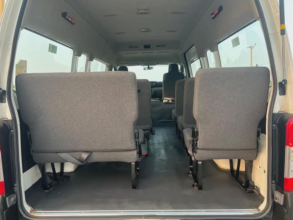 Nissan urvan 2022 very good condition-9-9