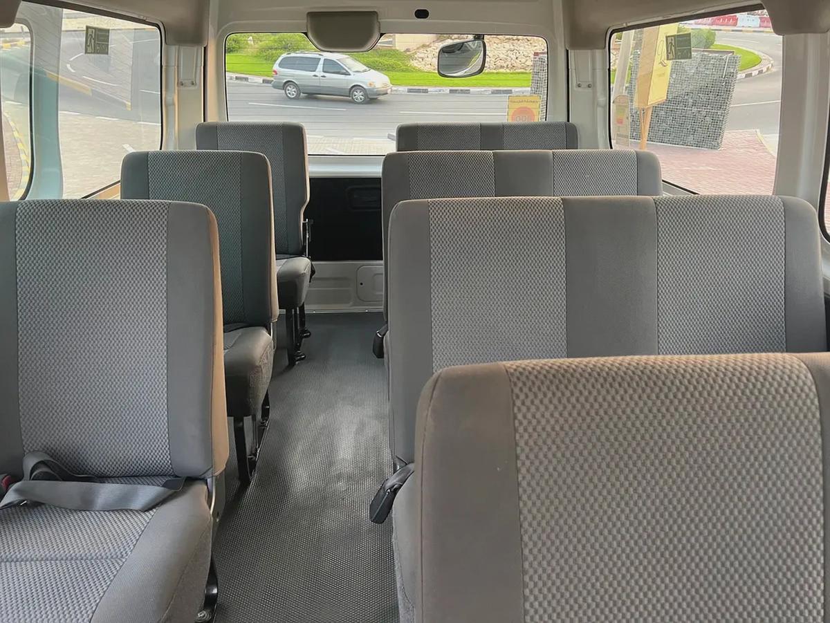 Nissan urvan 2022 very good condition-10-10