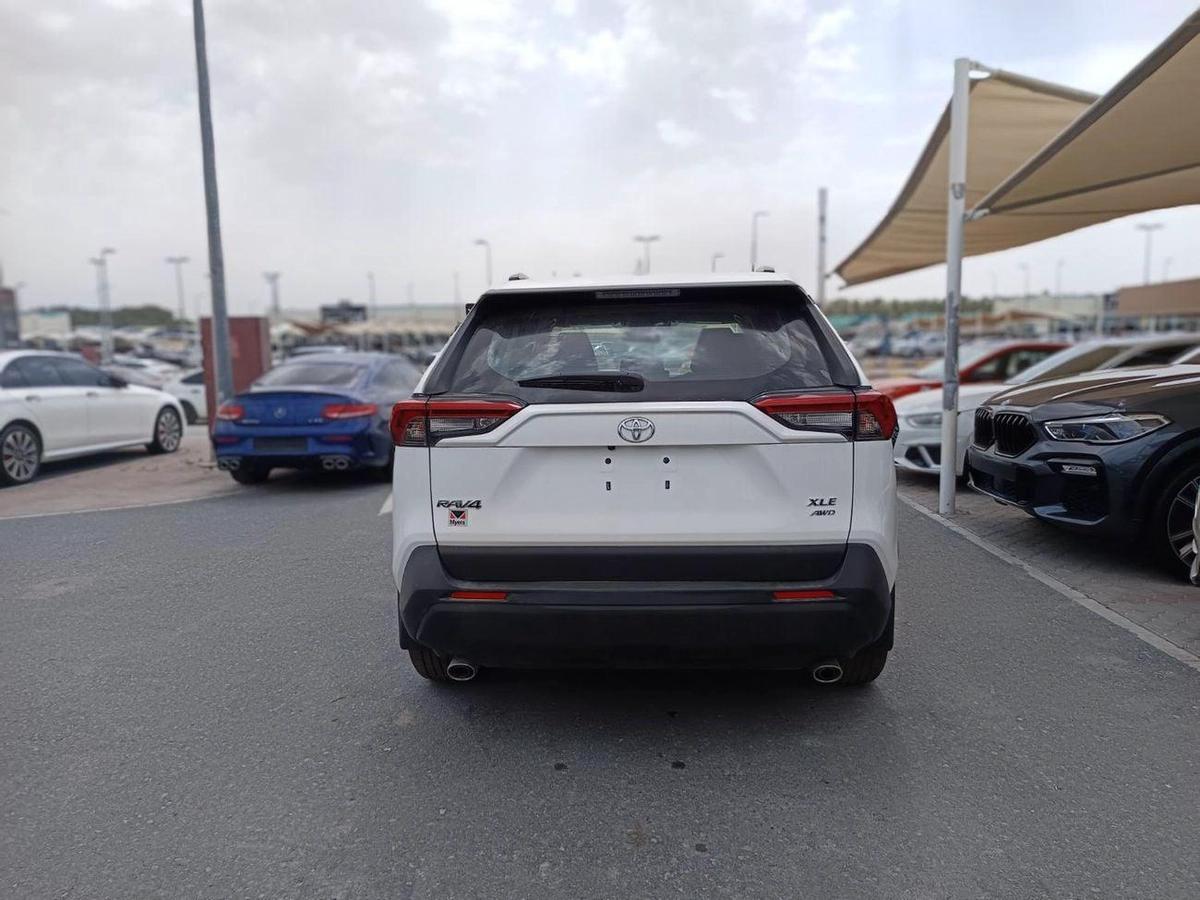 Toyota RAV4 XLE 4WD-4-4