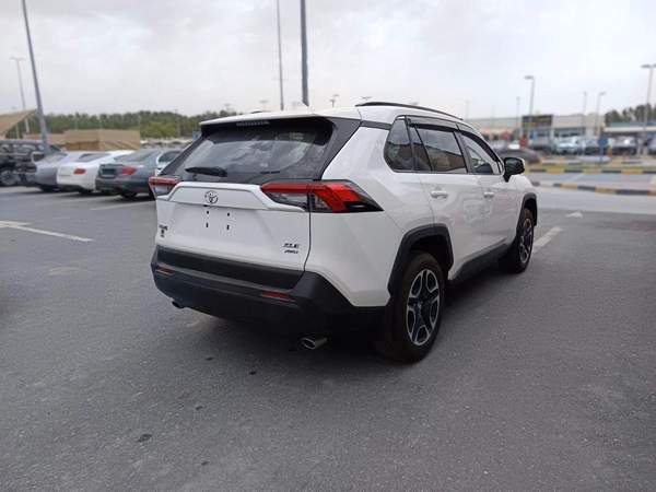 Toyota RAV4 XLE 4WD